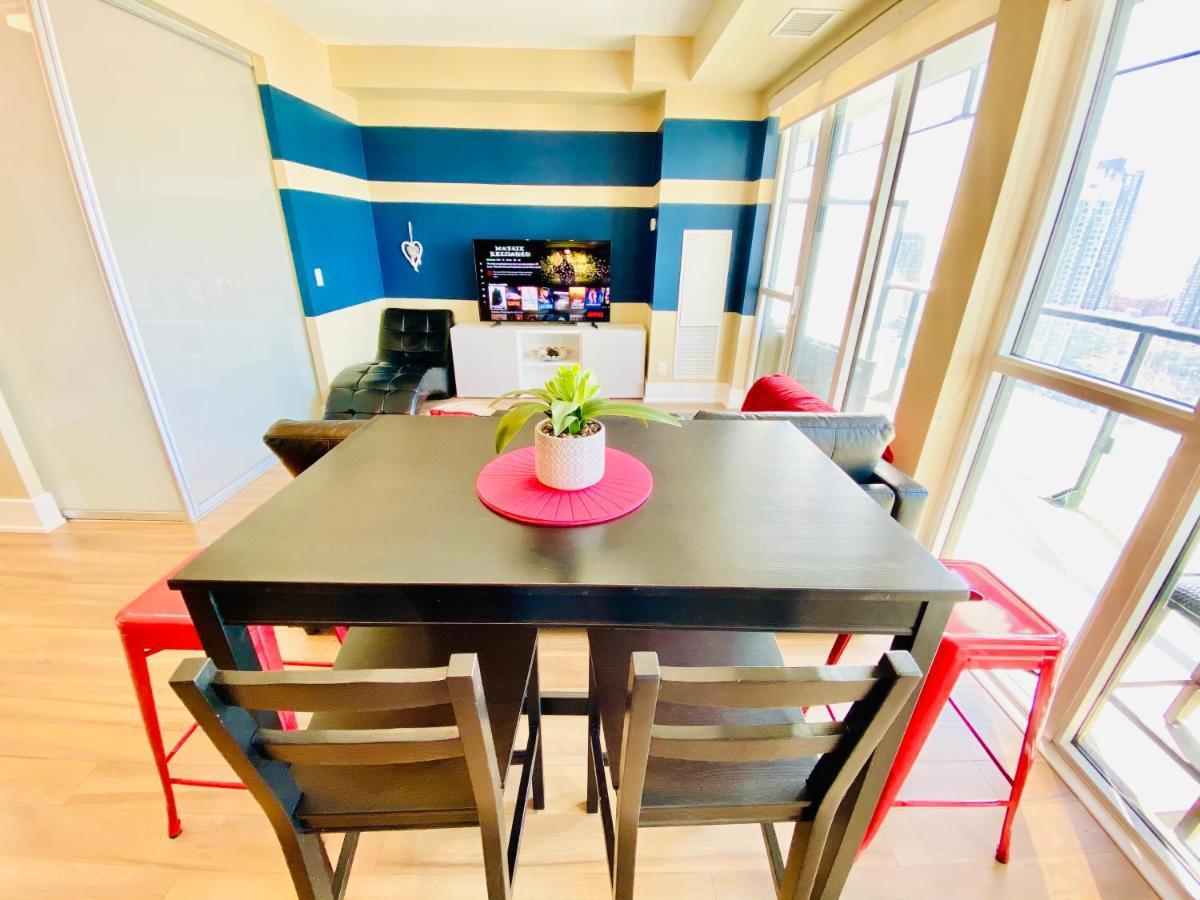 Front Street Suites Торонто Екстер'єр фото